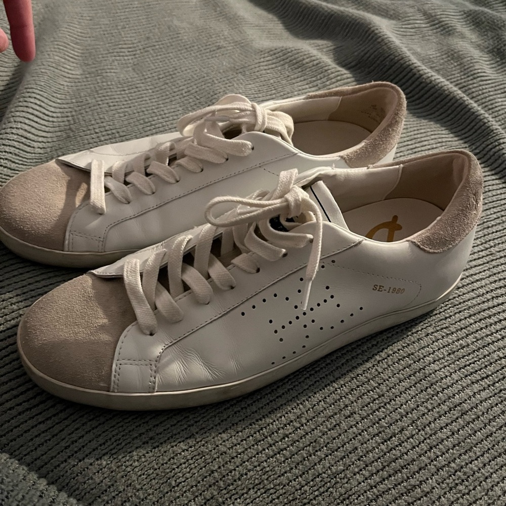 EUC ⭐️Sam Edelman Women's Aubrie Sneaker White/Greige 7.5 Medium